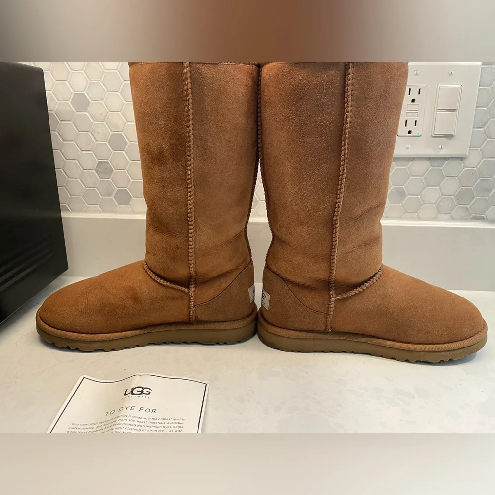 UGG Australia Chestnut Brown Suede Classic‎ Tall Boots Kids 4 youth